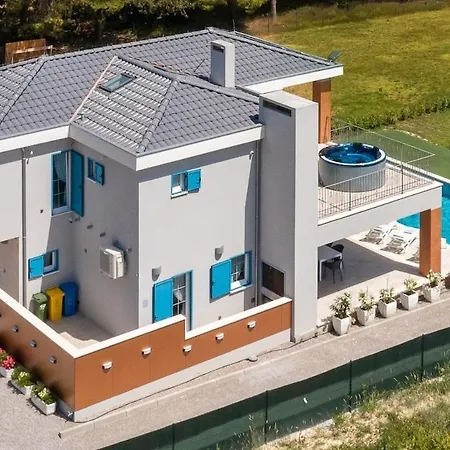Вілла Kanikula - Heated Pool 60m2 - Hot Tubs Каштела
